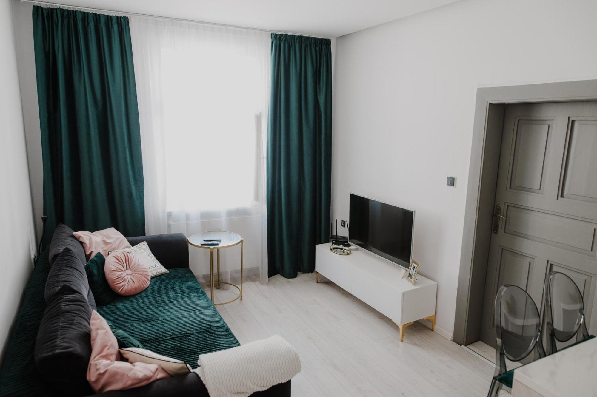 Ah Zimna Apartment โกชิเซ ภายนอก รูปภาพ